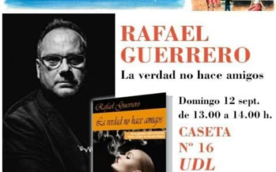 Un detective privado en España firmando libros